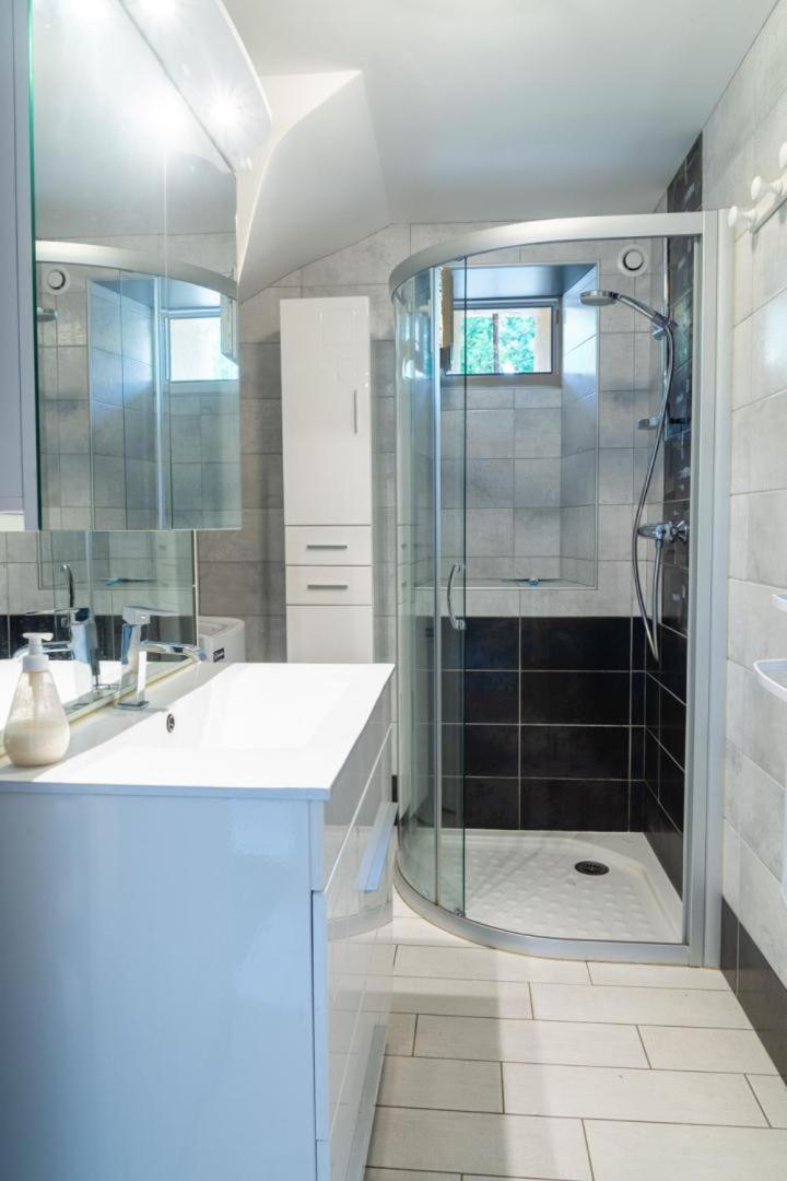La Maison Bleue 4/6 Personnes Saint-Etienne-du-Valdonnez